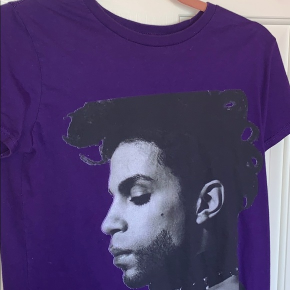 RARE S/M PRINCE ☔️ TSHIRT - Picture 3 of 4